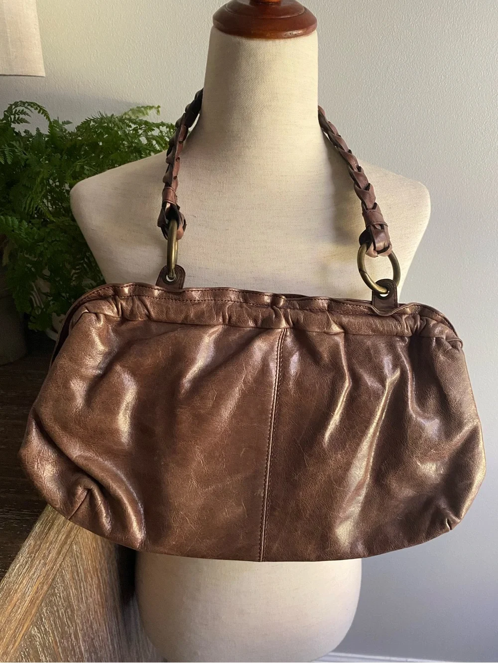 Vtg HOBO Distressed Brown Leather Womens Braided Strap Magnetic Shoulder Bag